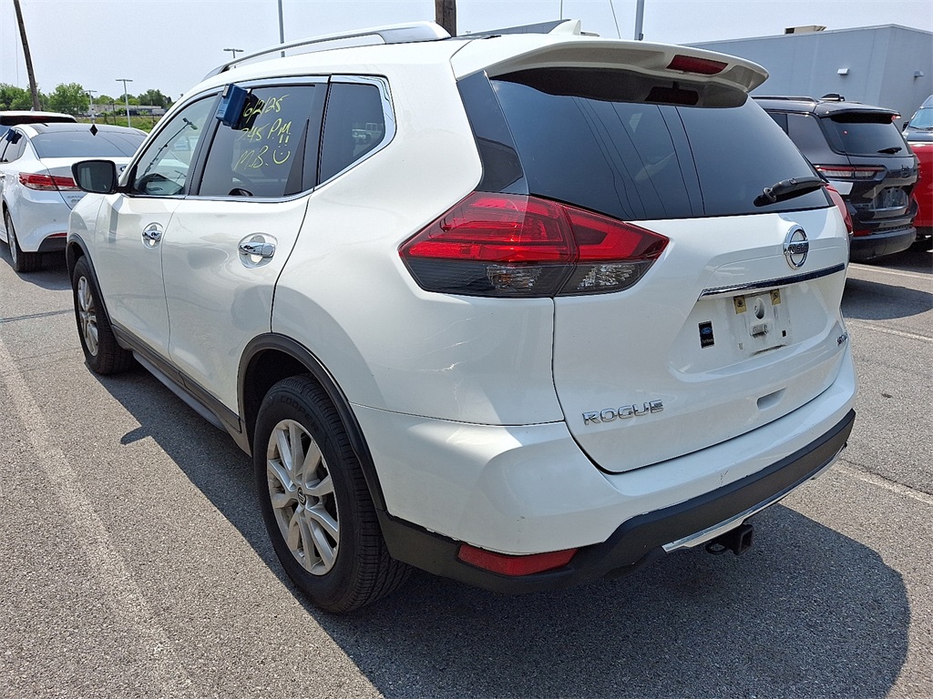 2017 Nissan Rogue  - Photo 4