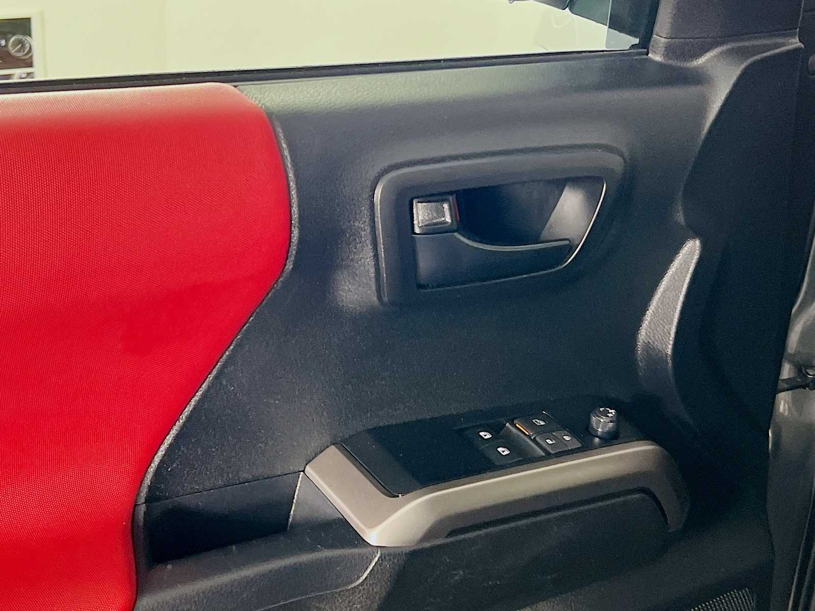 2023 Toyota Tacoma SR5 - Photo 17
