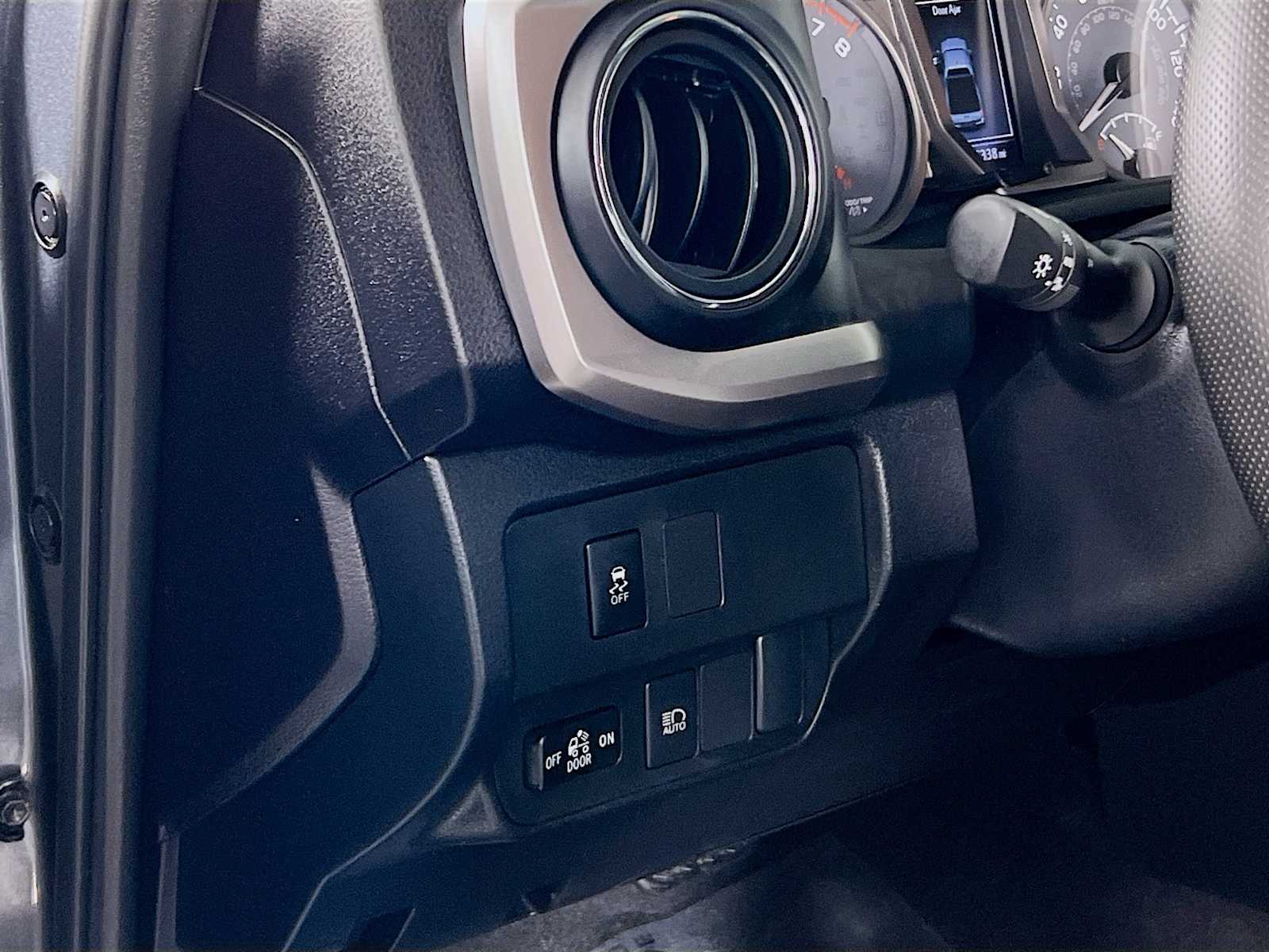 2023 Toyota Tacoma SR5 - Photo 10