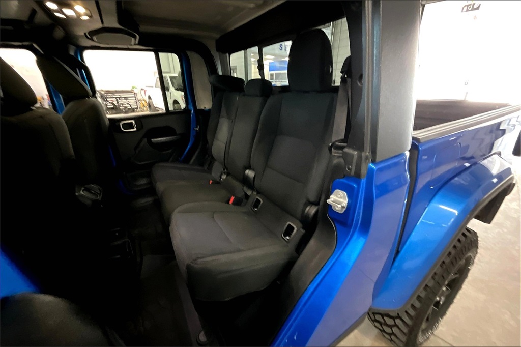2021 Jeep Gladiator Willys - Photo 15