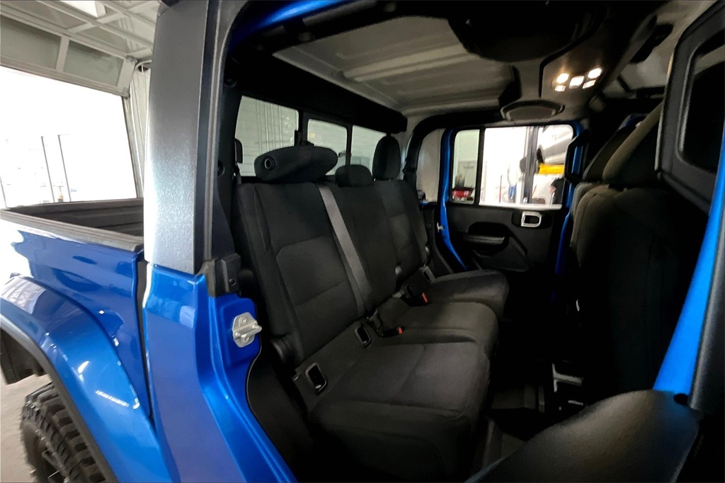 2021 Jeep Gladiator Willys - Photo 16