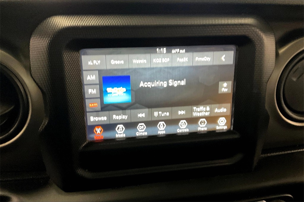 2021 Jeep Gladiator Willys - Photo 19