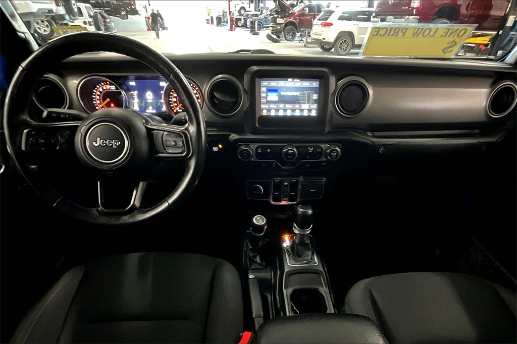 2021 Jeep Gladiator Willys - Photo 21