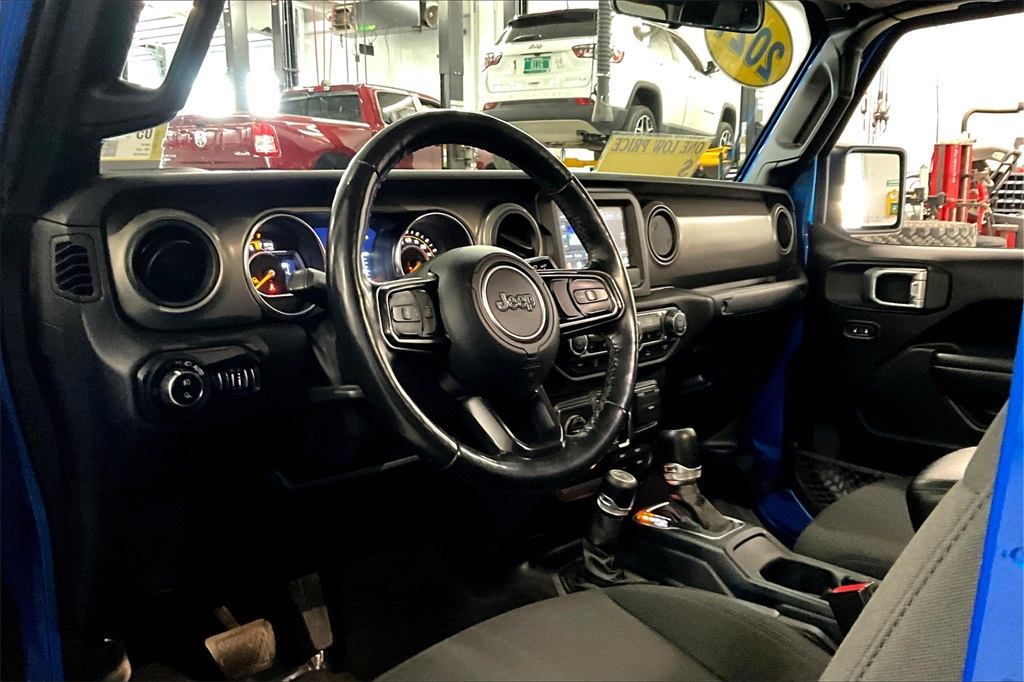2021 Jeep Gladiator Willys - Photo 8