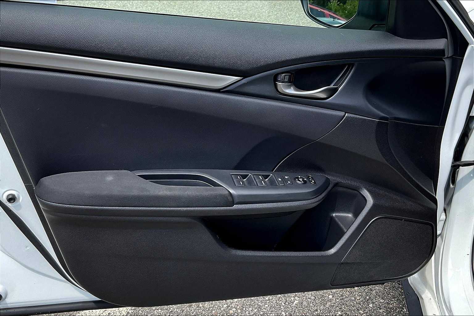 2019 Honda Civic Hatchback Sport - Photo 17