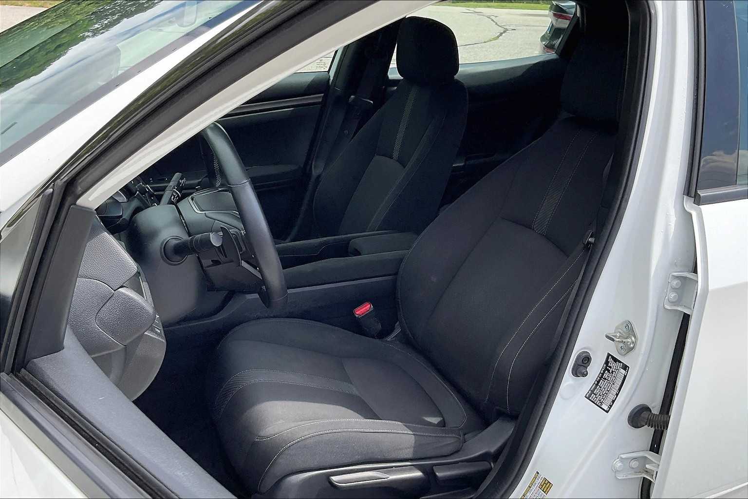 2019 Honda Civic Hatchback Sport - Photo 19