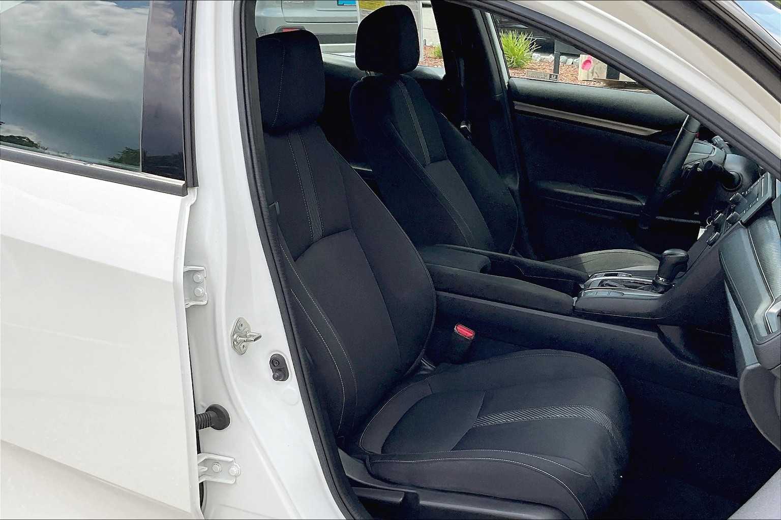 2019 Honda Civic Hatchback Sport - Photo 21