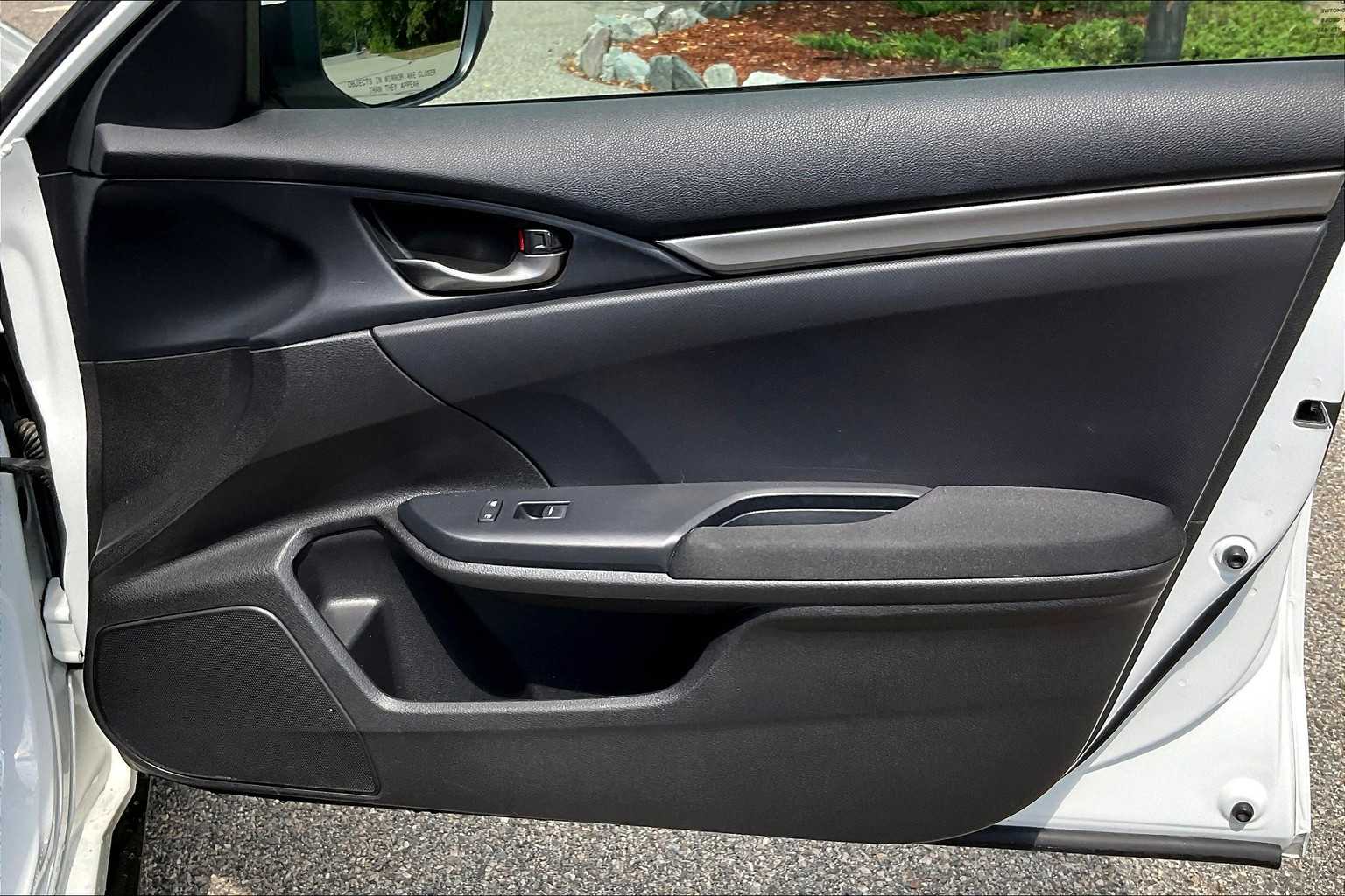 2019 Honda Civic Hatchback Sport - Photo 23