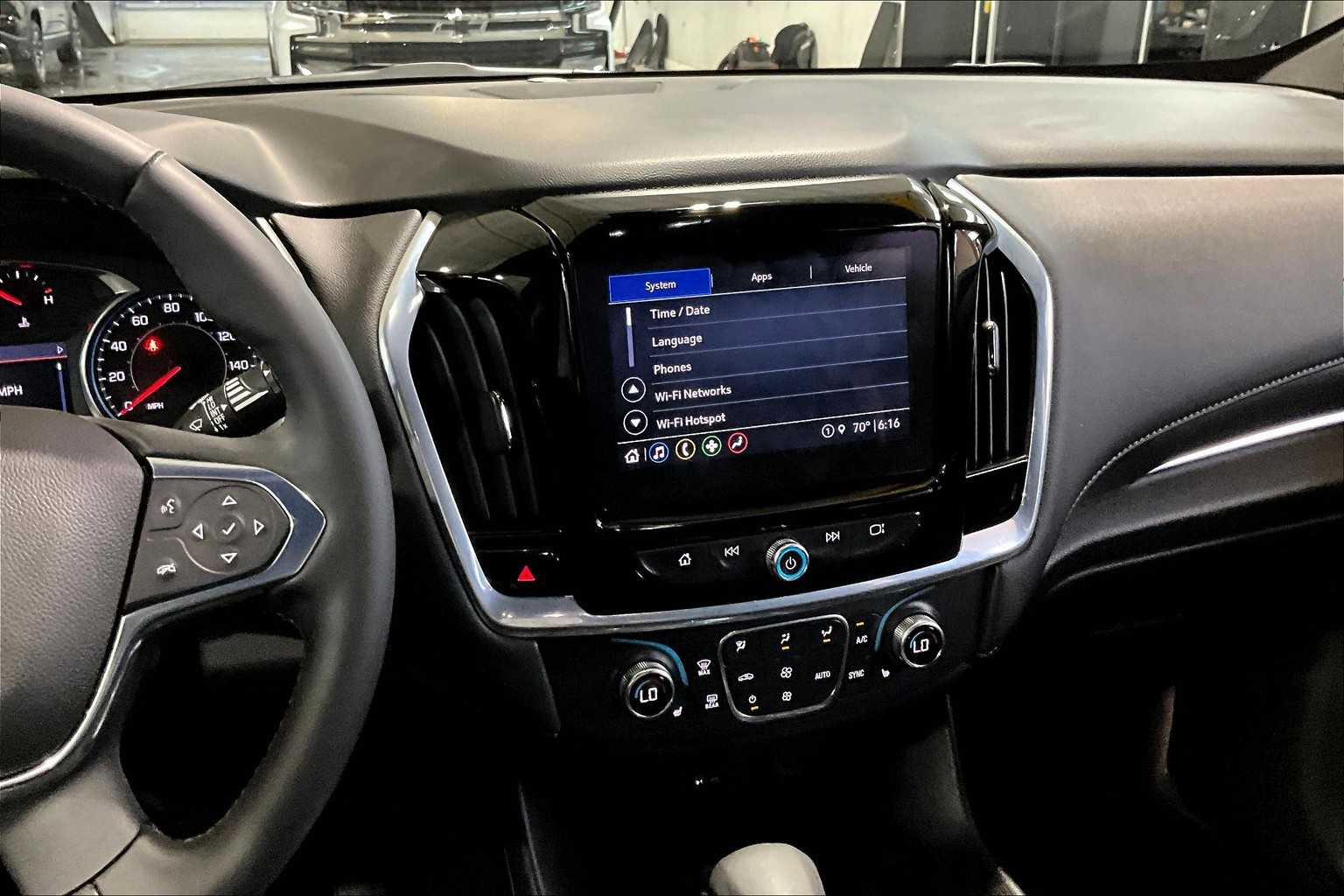 2023 Chevrolet Traverse LT Leather - Photo 19