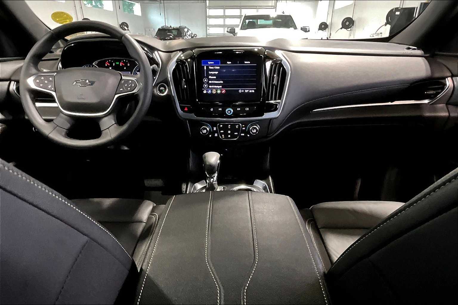 2023 Chevrolet Traverse LT Leather - Photo 22