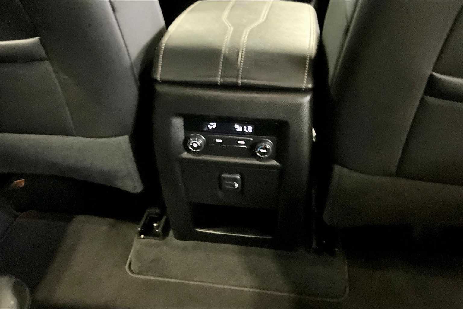 2023 Chevrolet Traverse LT Leather - Photo 27