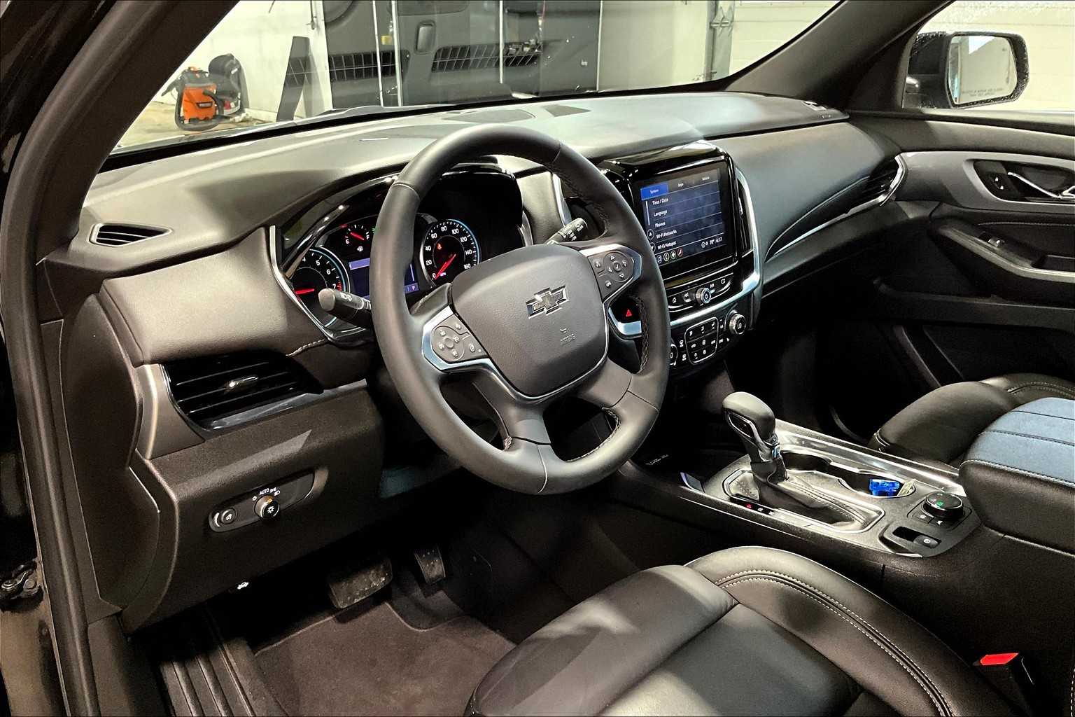 2023 Chevrolet Traverse LT Leather - Photo 8