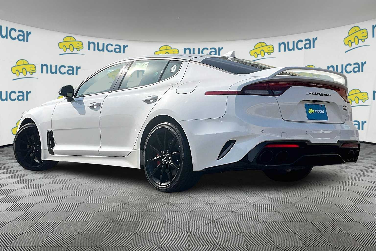 2022 Kia Stinger GT2 - Photo 4
