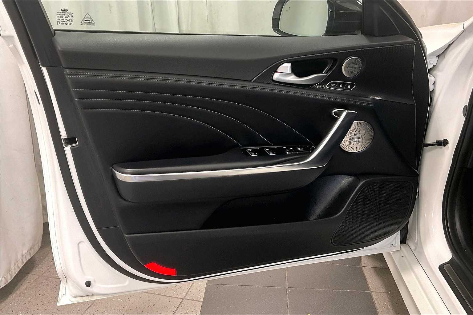 2022 Kia Stinger GT2 - Photo 9