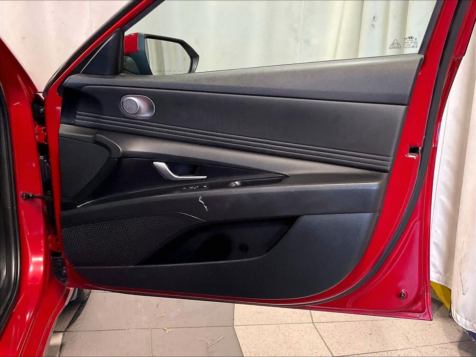 2023 Hyundai Elantra SEL - Photo 12