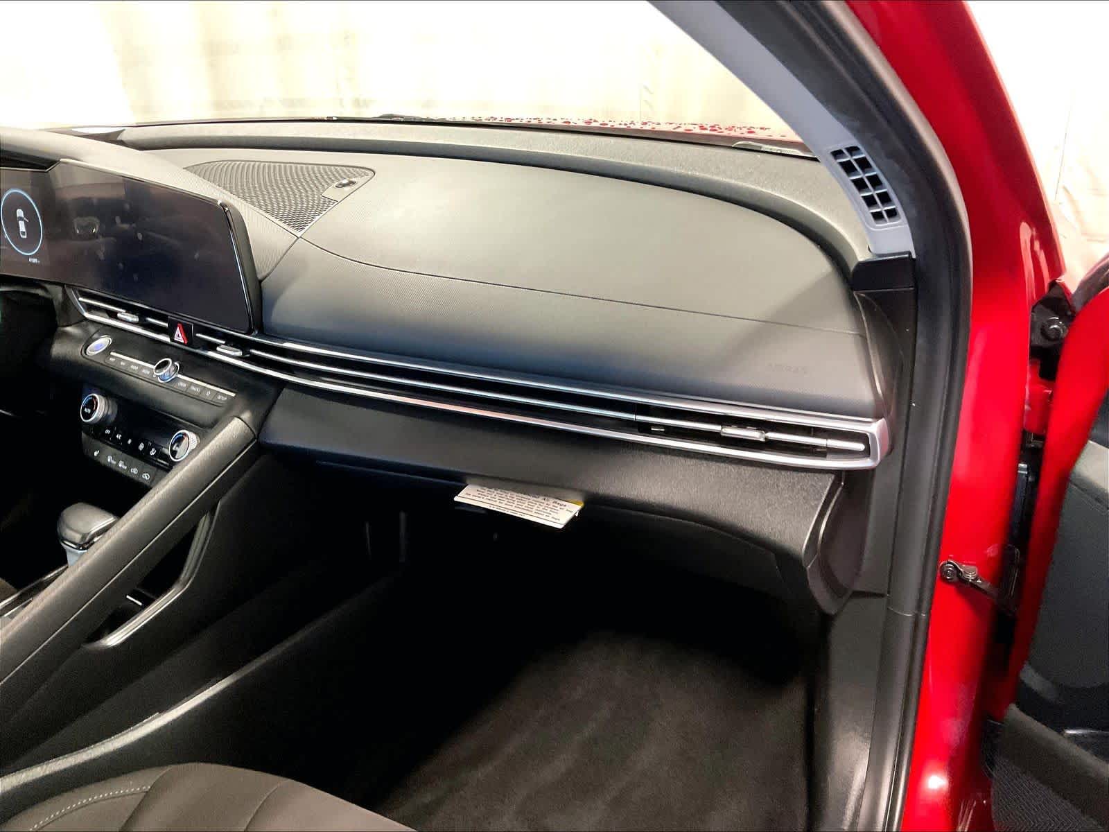 2023 Hyundai Elantra SEL - Photo 13