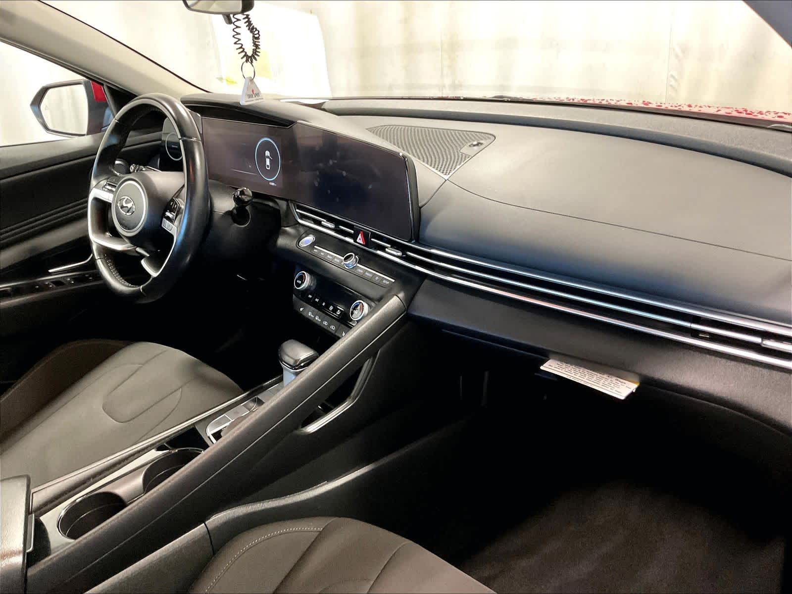 2023 Hyundai Elantra SEL - Photo 14