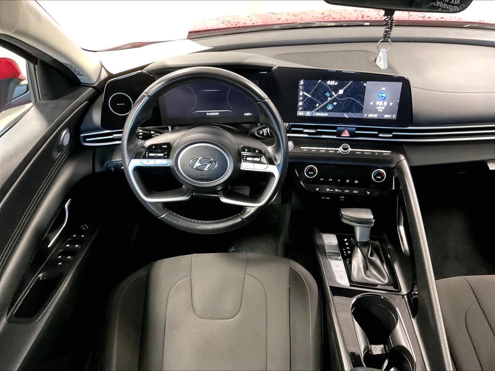 2023 Hyundai Elantra SEL - Photo 17