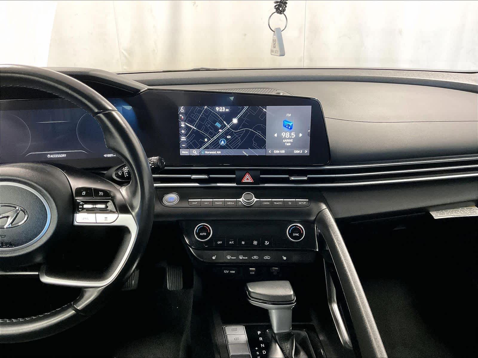 2023 Hyundai Elantra SEL - Photo 18