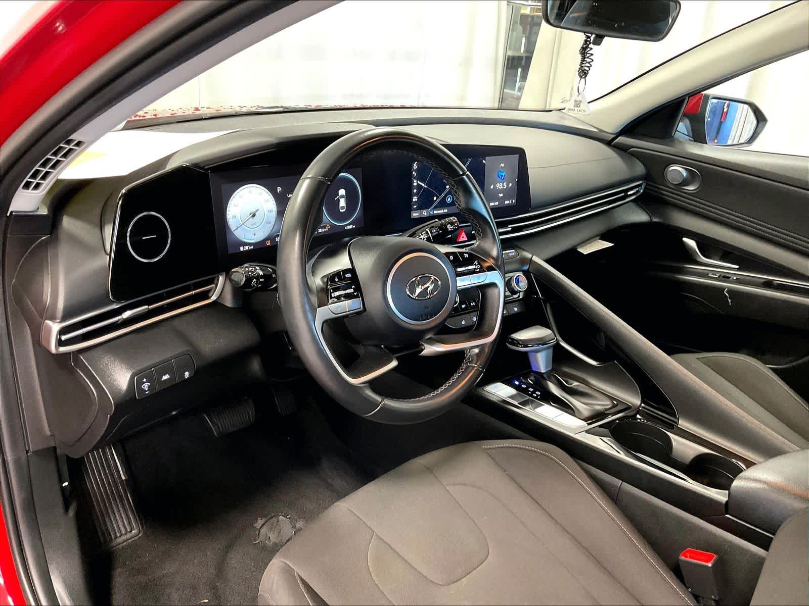 2023 Hyundai Elantra SEL - Photo 8