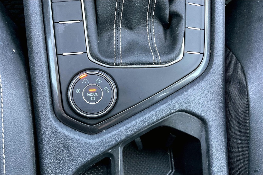 2024 Volkswagen Tiguan 2.0T SE - Photo 32