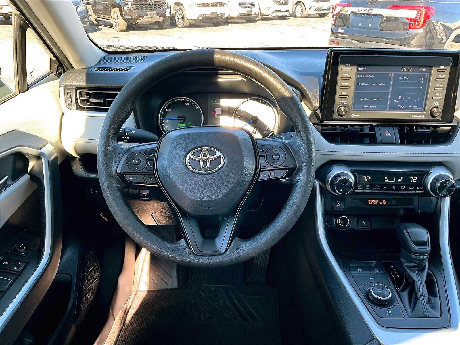 2022 Toyota RAV4 Hybrid XLE - Photo 16
