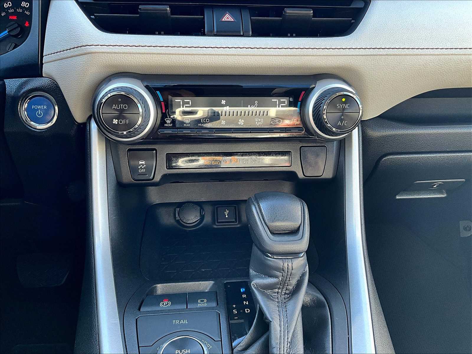 2022 Toyota RAV4 Hybrid XLE - Photo 26