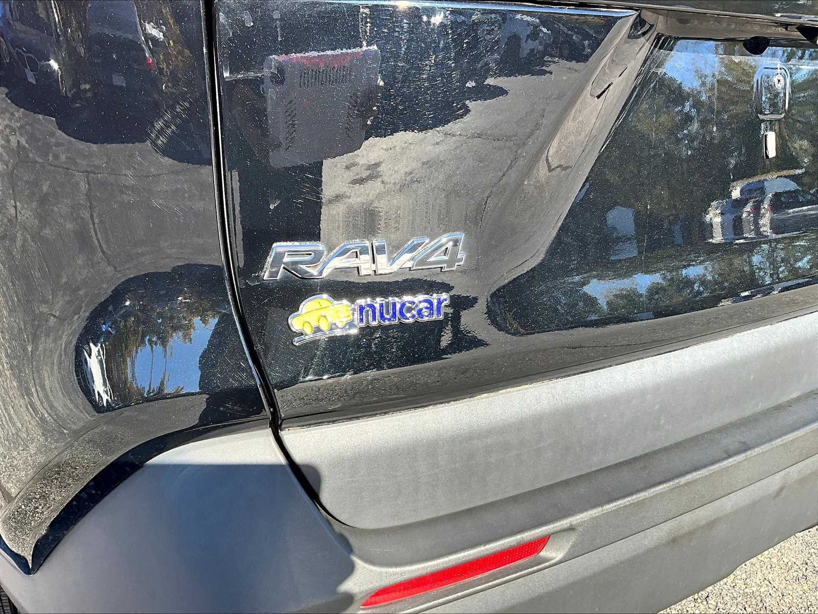 2022 Toyota RAV4 Hybrid XLE - Photo 29