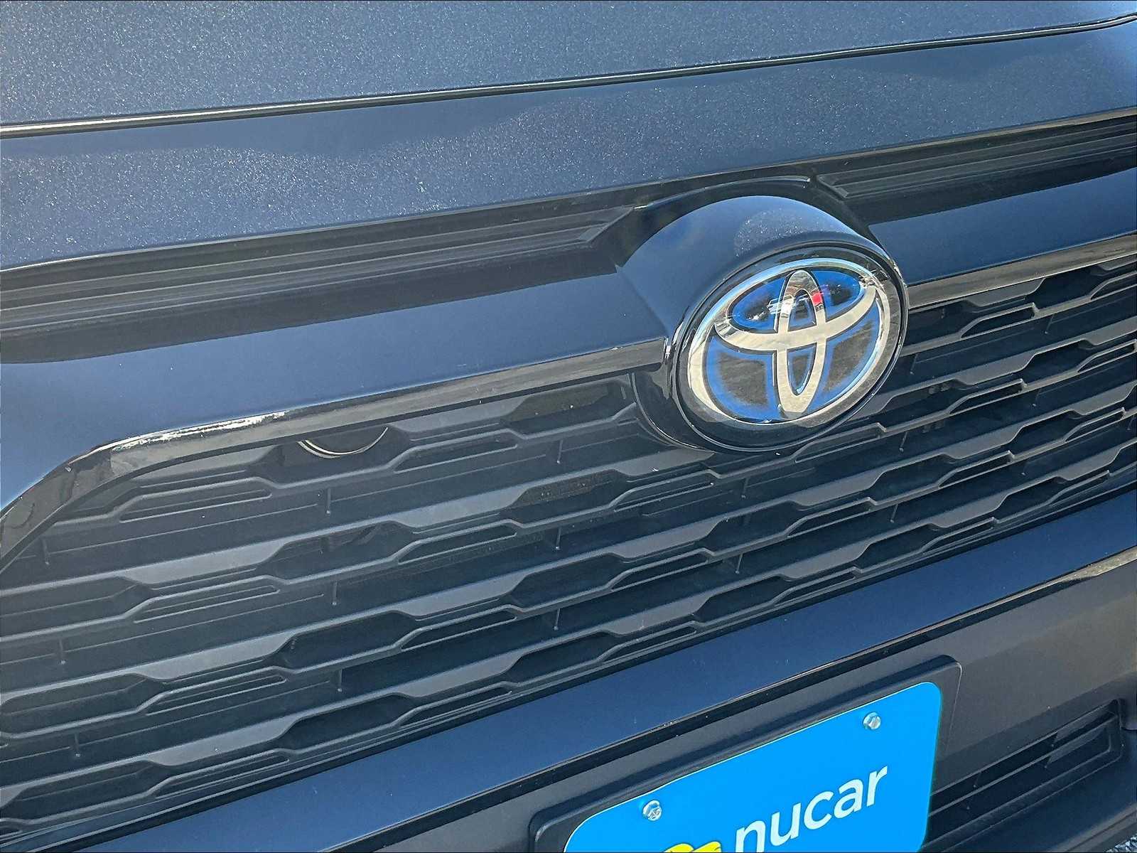 2022 Toyota RAV4 Hybrid XLE - Photo 30