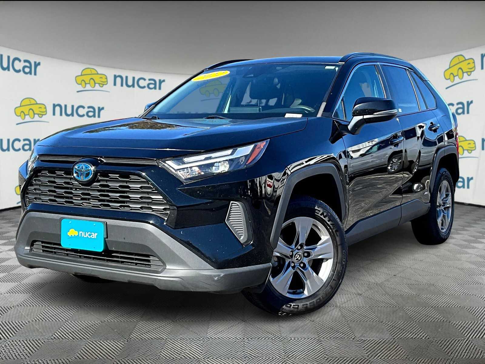 2022 Toyota RAV4 Hybrid XLE - Photo 3