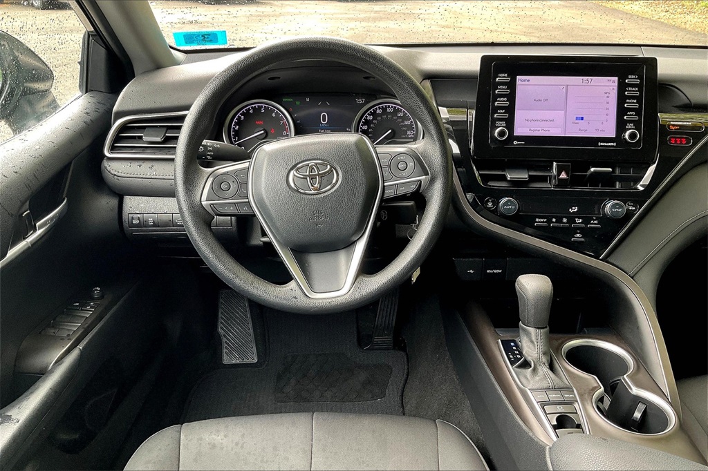 2022 Toyota Camry LE - Photo 16