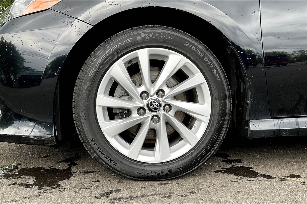 2022 Toyota Camry LE - Photo 21