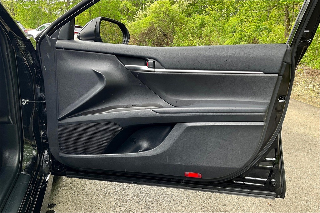 2022 Toyota Camry LE - Photo 25
