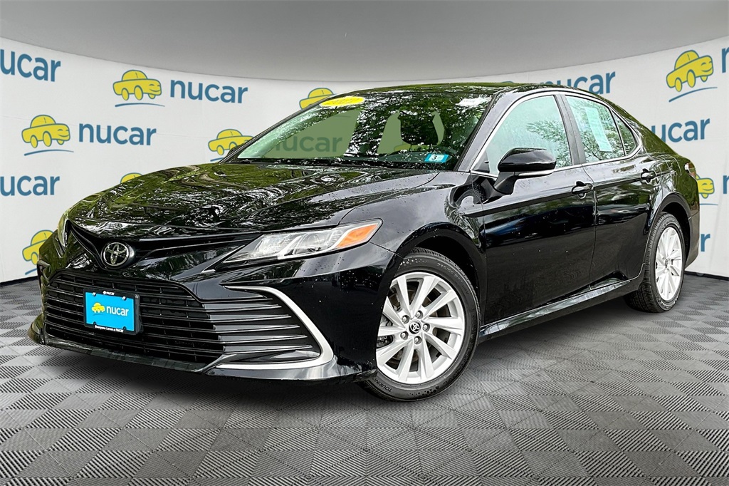 2022 Toyota Camry LE - Photo 3
