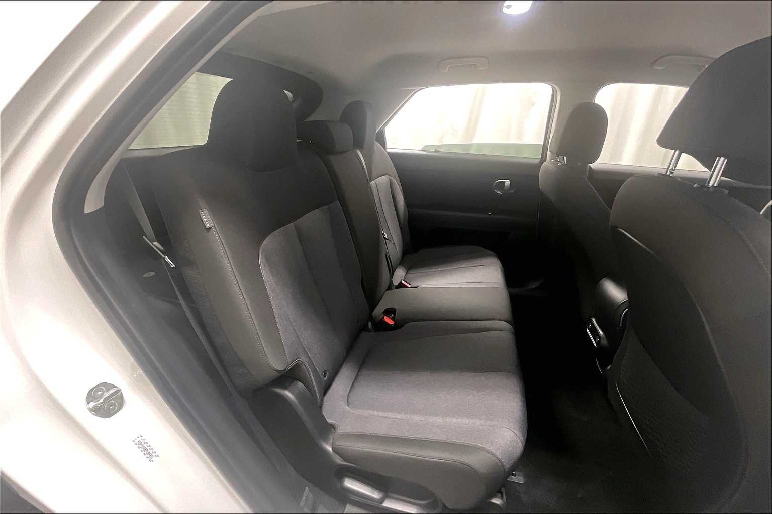2024 Hyundai IONIQ 5 SE Standard Range - Photo 16