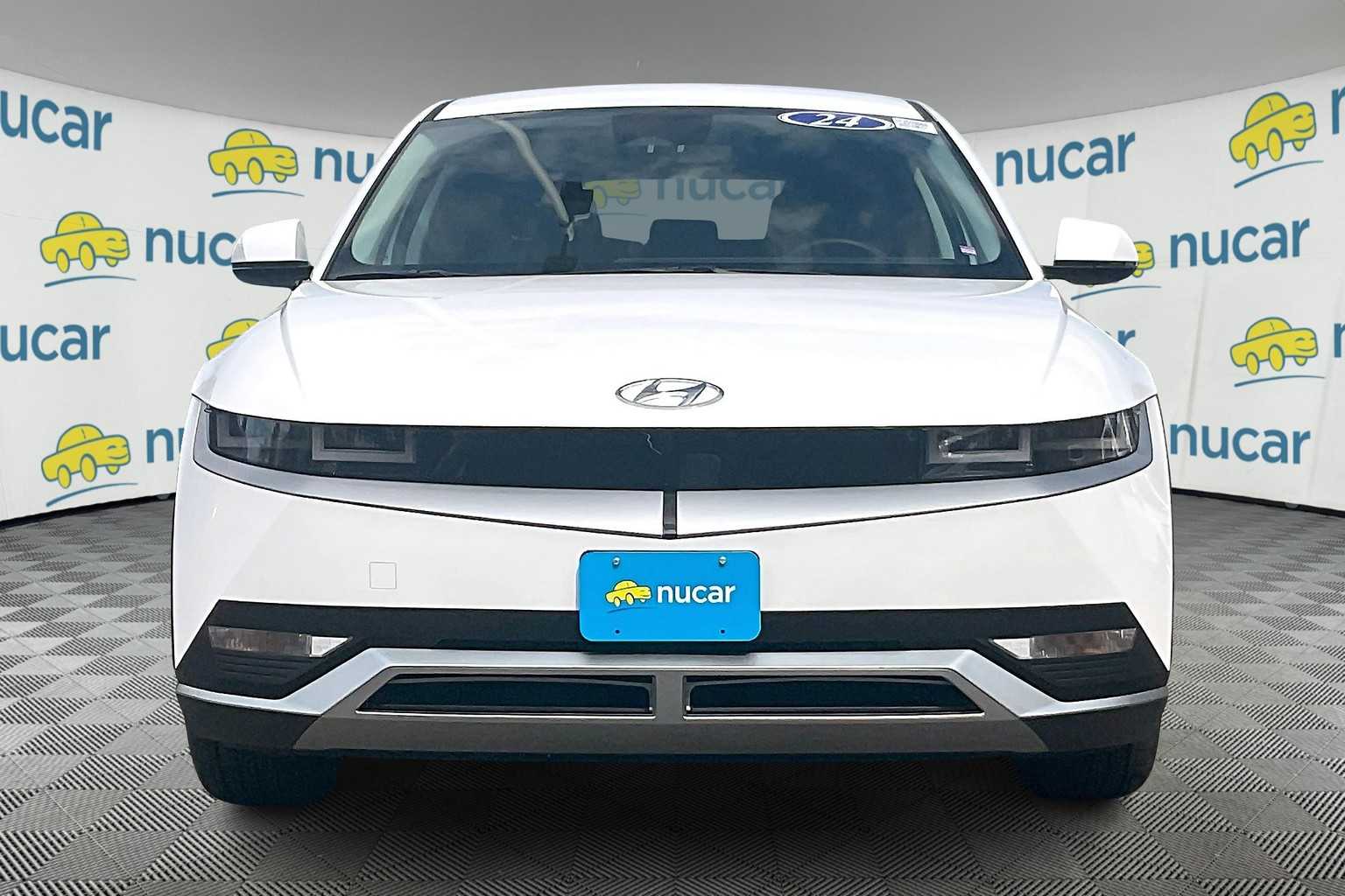 2024 Hyundai IONIQ 5 SE Standard Range - Photo 2