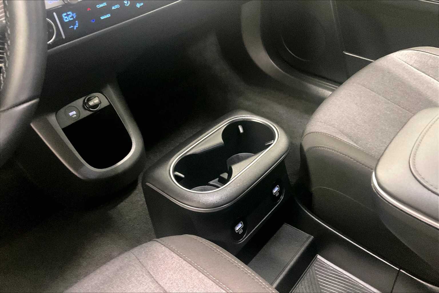2024 Hyundai IONIQ 5 SE Standard Range - Photo 21