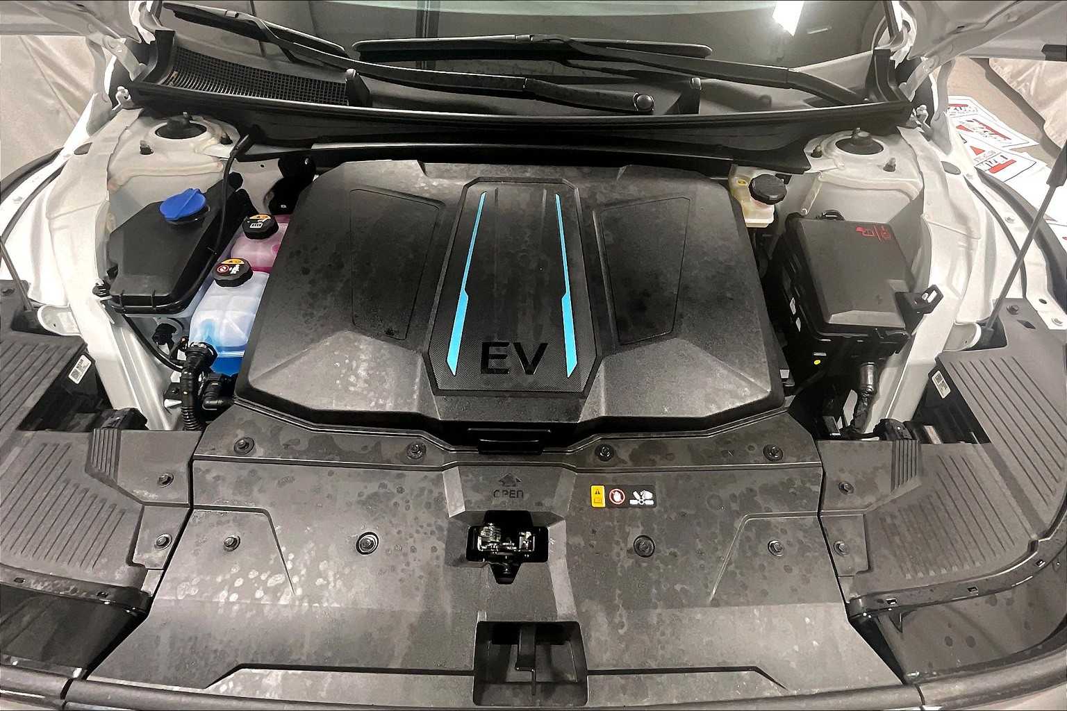 2024 Hyundai IONIQ 5 SE Standard Range - Photo 30