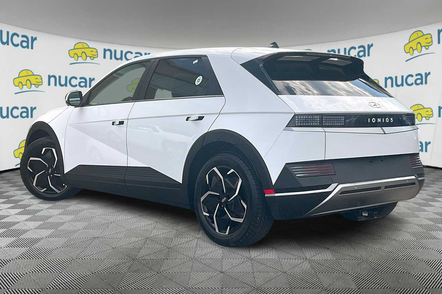 2024 Hyundai IONIQ 5 SE Standard Range - Photo 4