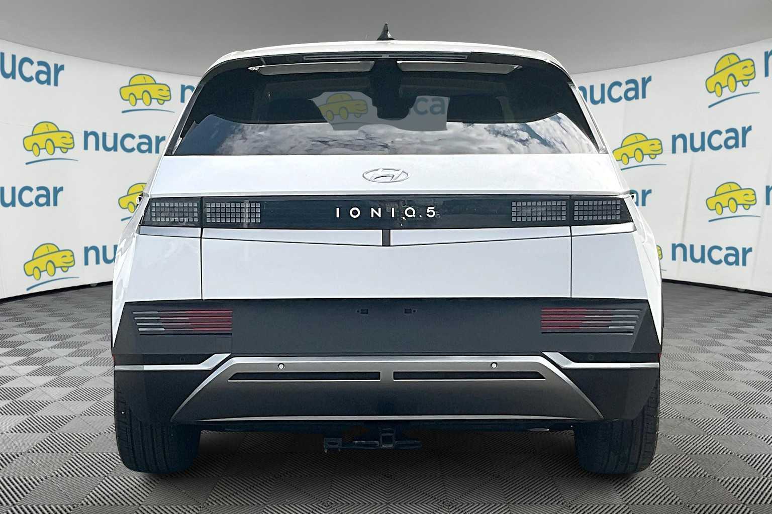 2024 Hyundai IONIQ 5 SE Standard Range - Photo 5