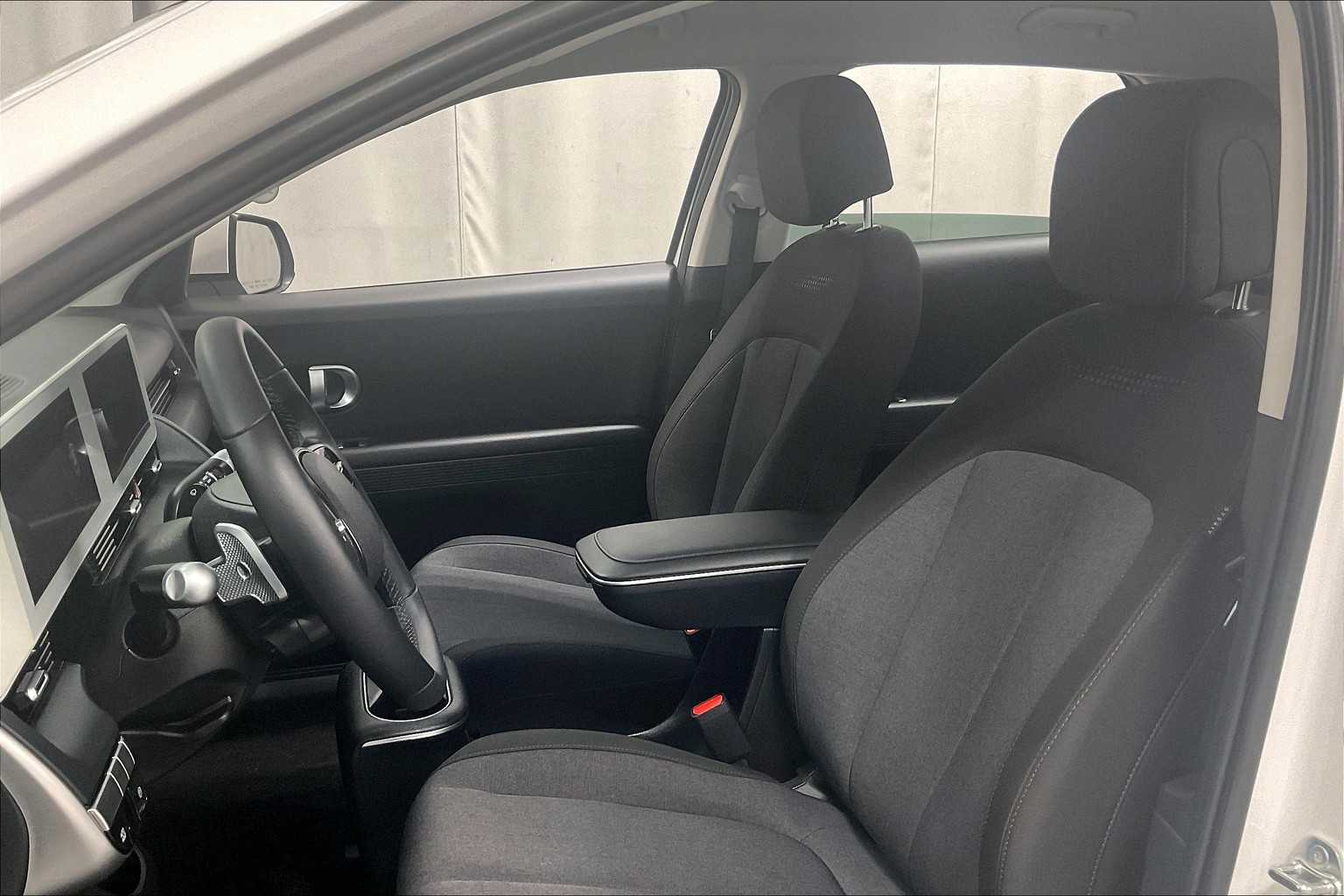 2024 Hyundai IONIQ 5 SE Standard Range - Photo 10