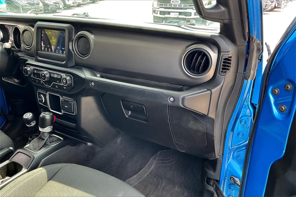 2022 Jeep Gladiator Willys - Photo 12