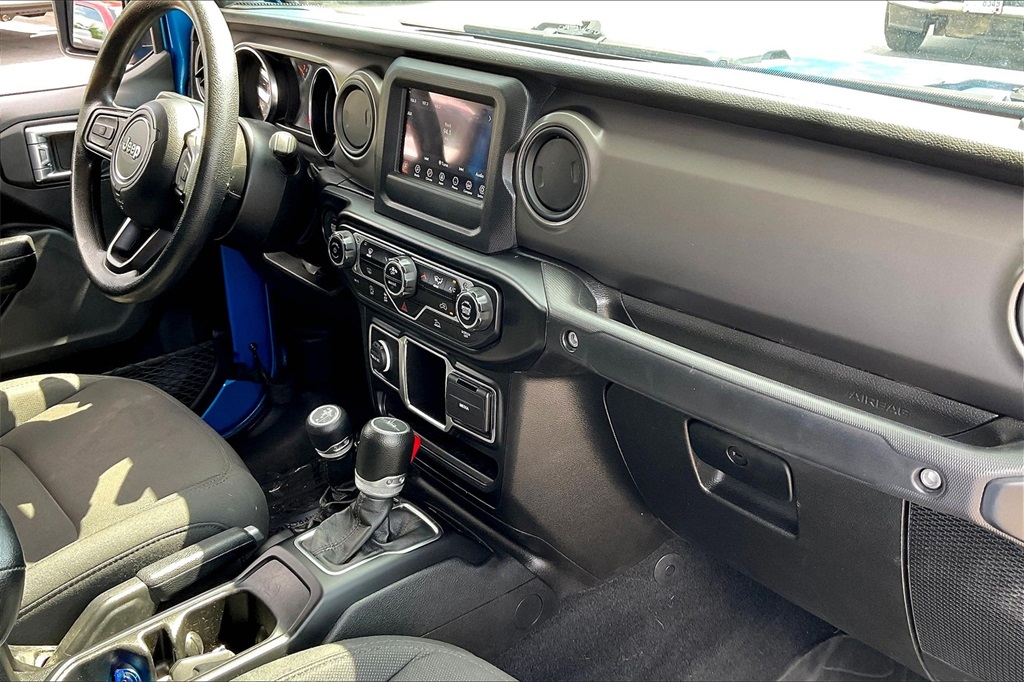 2022 Jeep Gladiator Willys - Photo 13