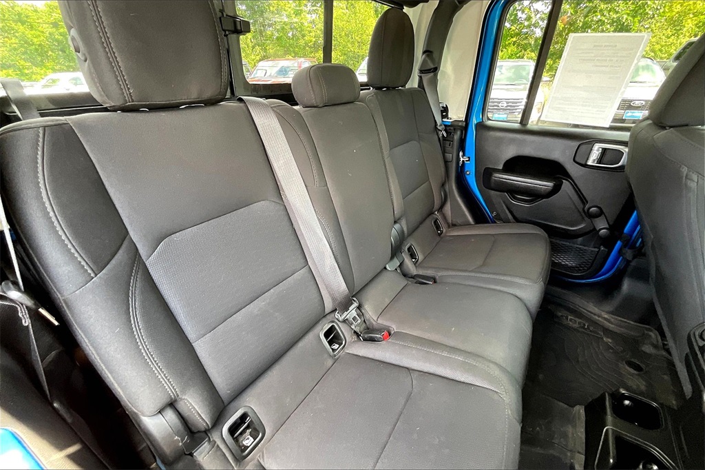 2022 Jeep Gladiator Willys - Photo 15