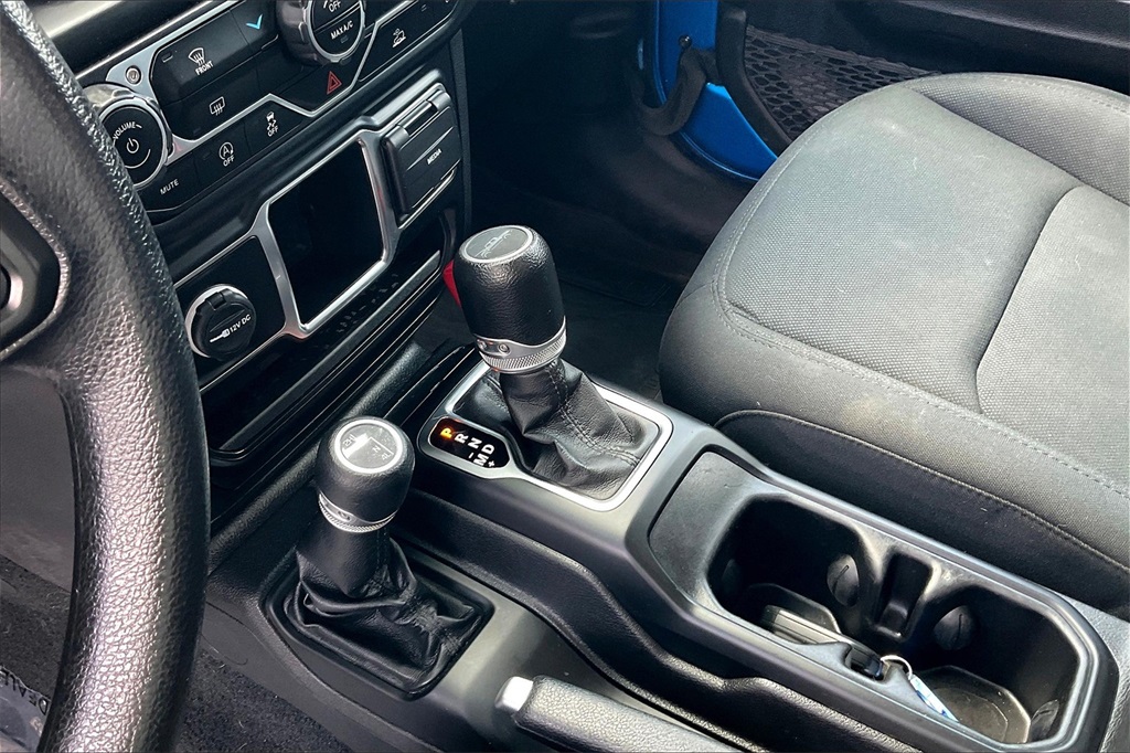 2022 Jeep Gladiator Willys - Photo 19
