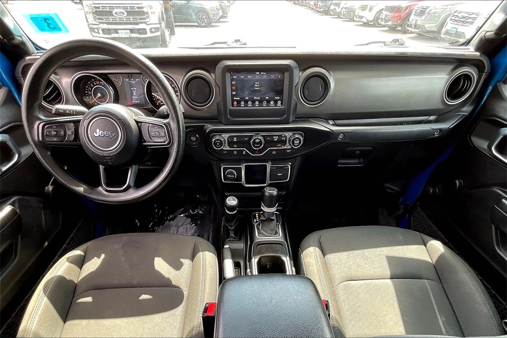2022 Jeep Gladiator Willys - Photo 20