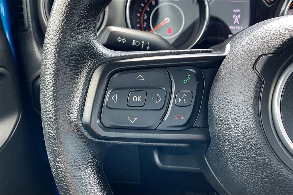 2022 Jeep Gladiator Willys - Photo 21
