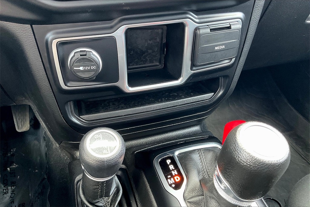 2022 Jeep Gladiator Willys - Photo 24