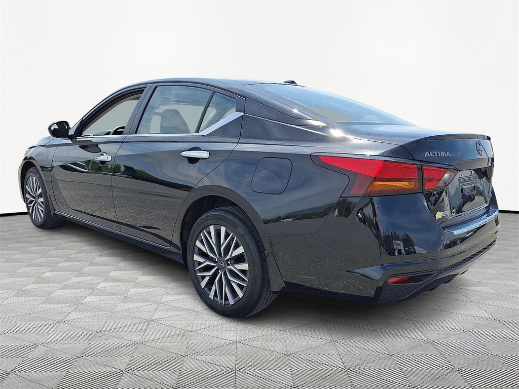 2023 Nissan Altima 2.5 SV - Photo 4