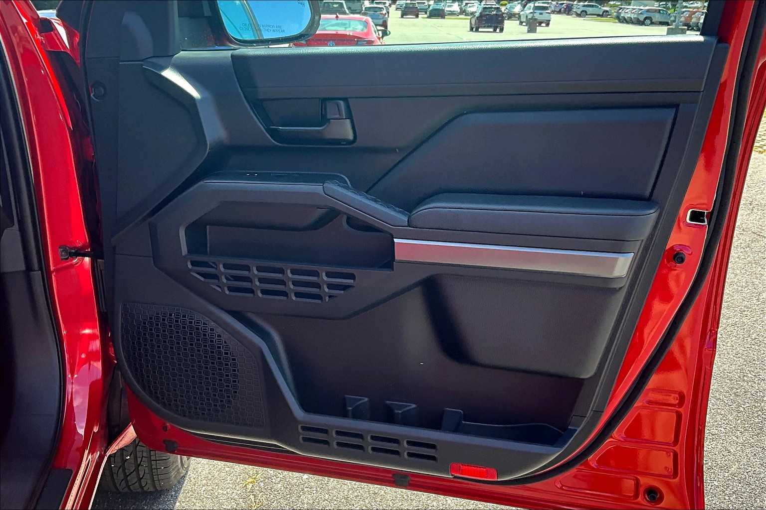 2025 Toyota Tacoma SR5 - Photo 12